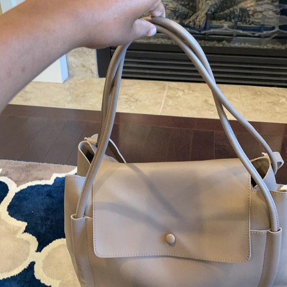 Expressions NYC Shoulder Handbag/BackPack - Picture 4 of 7